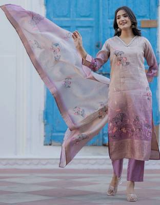 Women Floral Printed Regular Chanderi Silk Kurta with Trousers & With Dupatta 7
