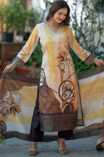 Women Floral Printed Regular Chanderi Silk Kurta with Trousers & With Dupatta