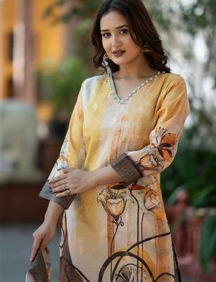 Women Floral Printed Regular Chanderi Silk Kurta with Trousers & With Dupatta 3
