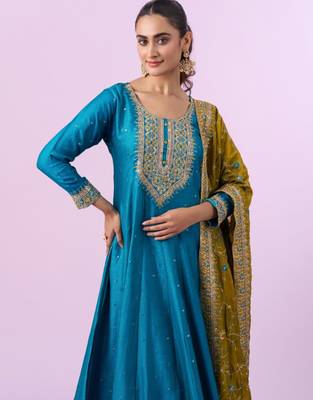 Dark-teal silk blend embroidered kurta set 2