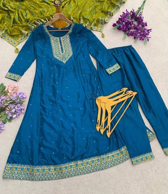 Dark-teal silk blend embroidered kurta set 4