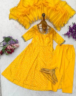Yellow silk blend lace kurta set 2