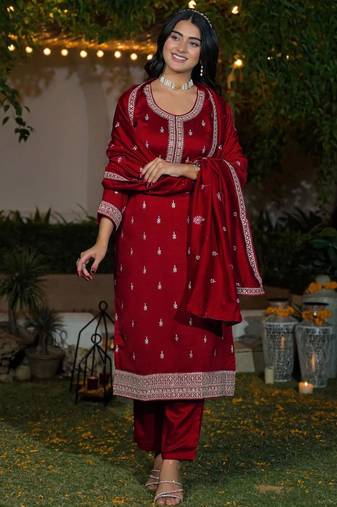 Red silk blend embroidered kurta set