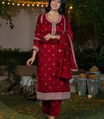 Red silk blend embroidered kurta set