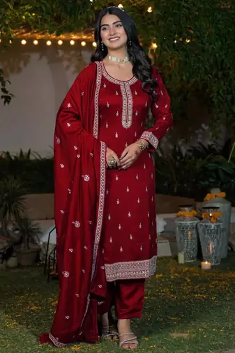 Red silk blend embroidered kurta set