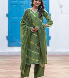 Women Dyed Regular Kurta with Palazzos & With Dupatta