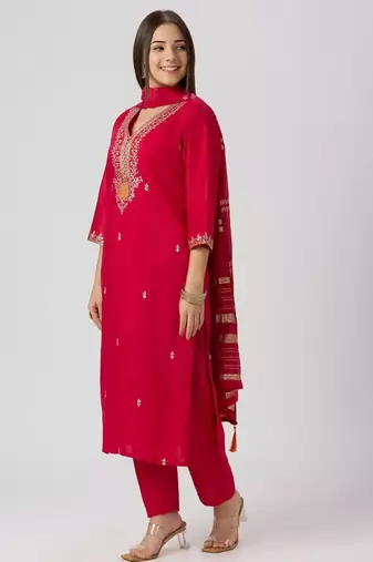 Red silk blend embroidered kurta set