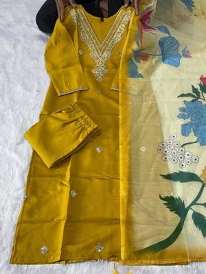Yellow silk blend printed kurta set 3
