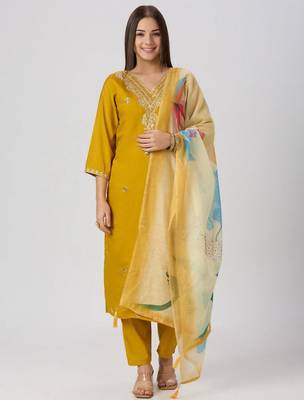 Yellow silk blend printed kurta set 4