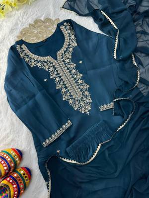 Teal-blue silk blend embroidered kurta set 4