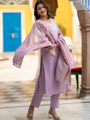 Women Ethnic Motifs Embroidered Regular Thread Work Kurta with Trousers & With Dupatta 3