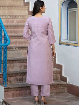 Women Ethnic Motifs Embroidered Regular Thread Work Kurta with Trousers & With Dupatta 4