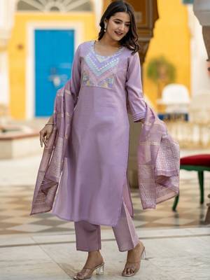 Women Ethnic Motifs Embroidered Regular Thread Work Kurta with Trousers & With Dupatta 5