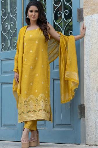 Women Ethnic Motifs Embroidered Regular Kurta with Trousers & With Dupatta