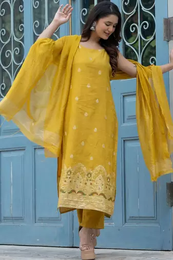 Women Ethnic Motifs Embroidered Regular Kurta with Trousers & With Dupatta