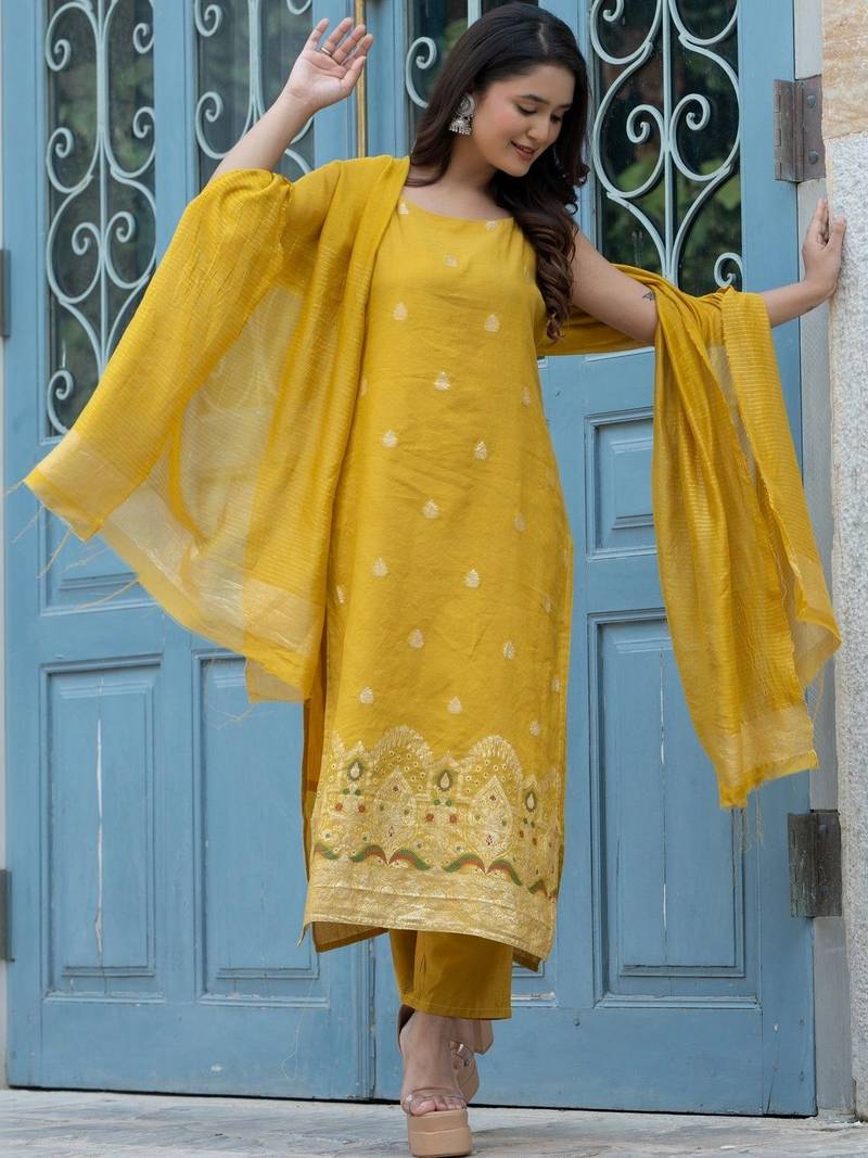Women Ethnic Motifs Embroidered Regular Kurta with Trousers & With Dupatta