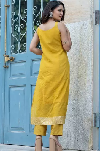 Women Ethnic Motifs Embroidered Regular Kurta with Trousers & With Dupatta