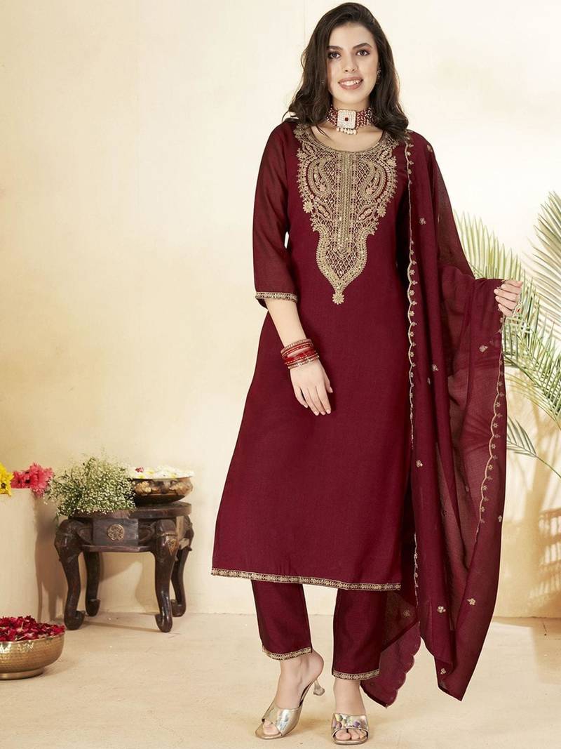 Maroon silk blend embroidered kurta set