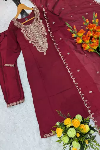 Maroon silk blend embroidered kurta set