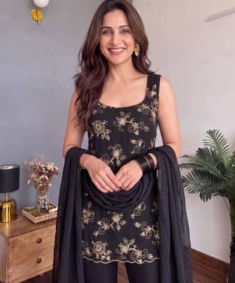 Black faux georgette embroidered kurta set 2