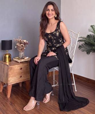 Black faux georgette embroidered kurta set 3