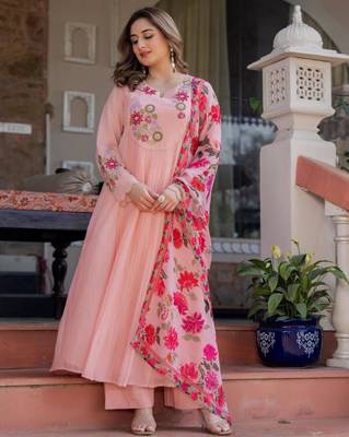 Pink silk blend embroidered kurta set 2