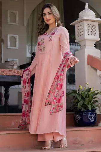 Pink silk blend embroidered kurta set