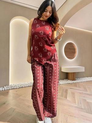 Women Floral Printed Regular Top with Palazzos 1
