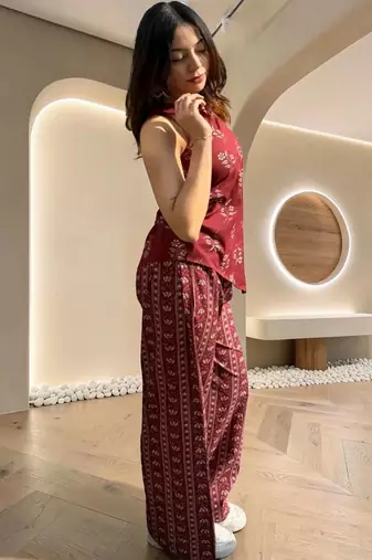 Women Floral Printed Regular Top with Palazzos