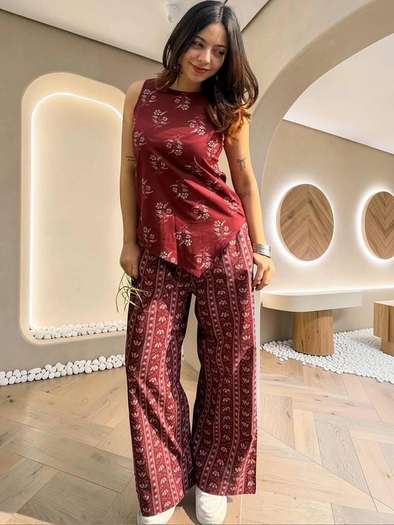 Women Floral Printed Regular Top with Palazzos