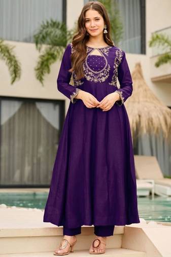 Purple silk blend embroidered kurta set