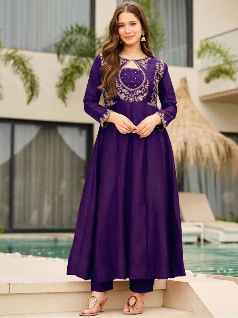 Purple silk blend embroidered kurta set