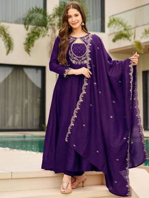 Purple silk blend embroidered kurta set 2