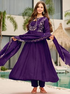 Purple silk blend embroidered kurta set 3