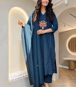 Women Ethnic Motifs Embroidered Regular Thread Work Kurta with Trousers & With Dupatta