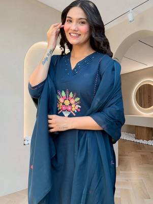 Women Ethnic Motifs Embroidered Regular Thread Work Kurta with Trousers & With Dupatta 2