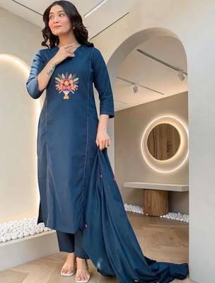 Women Ethnic Motifs Embroidered Regular Thread Work Kurta with Trousers & With Dupatta 7