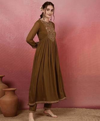 Brown silk blend embroidered kurta set 2