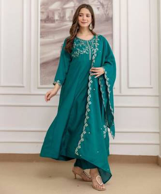 Teal-green silk blend embroidered kurta set 3