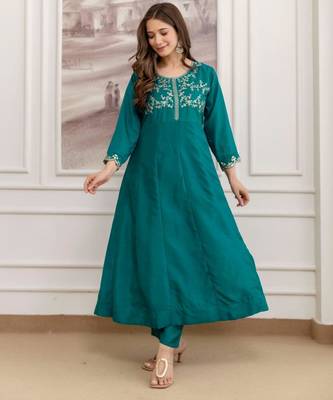 Teal-green silk blend embroidered kurta set 4