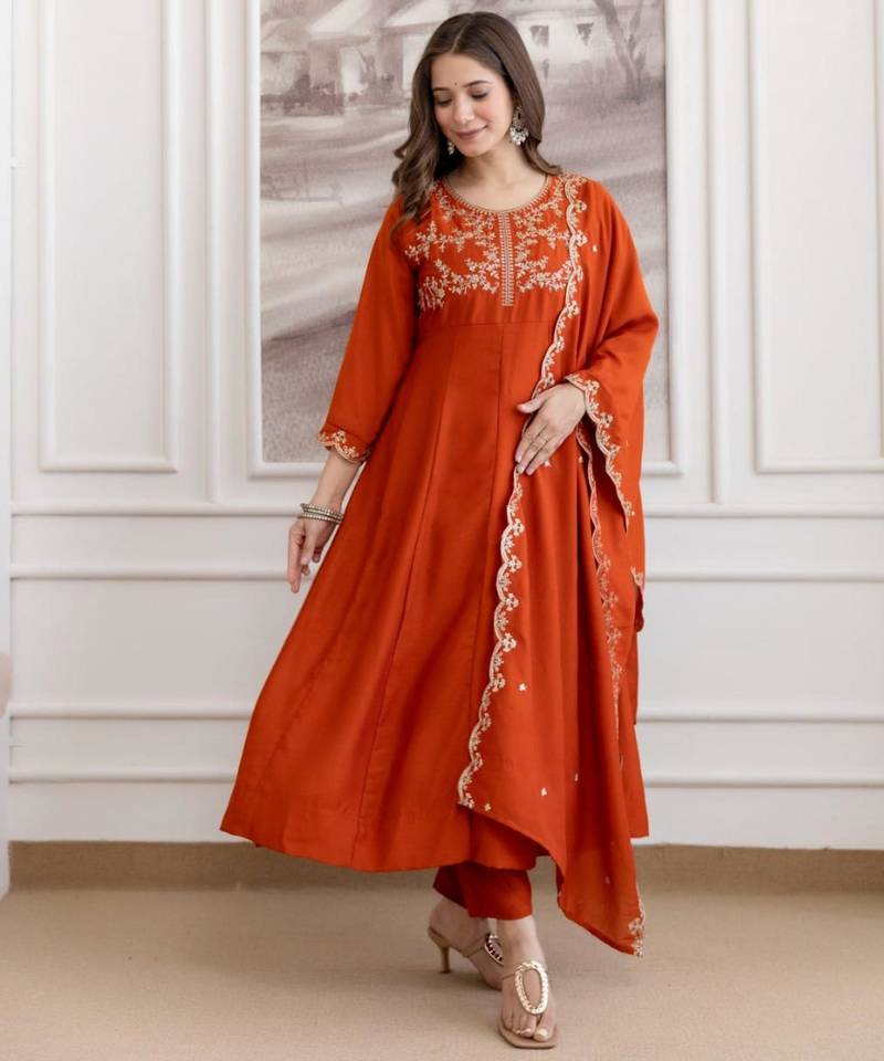 Orange silk blend embroidered kurta set