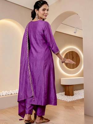 Women Ethnic Motifs Embroidered Regular Thread Work Kurta with Trousers & With Dupatta 4