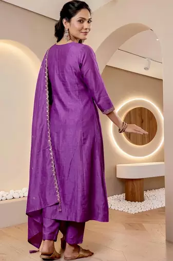 Women Ethnic Motifs Embroidered Regular Thread Work Kurta with Trousers & With Dupatta