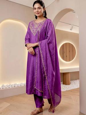 Women Ethnic Motifs Embroidered Regular Thread Work Kurta with Trousers & With Dupatta 5