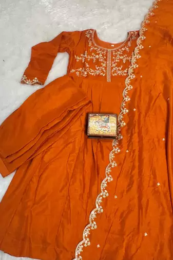Orange silk blend embroidered kurta set