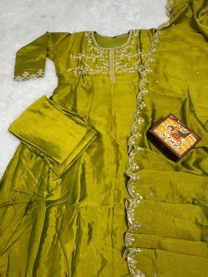 Olive silk blend embroidered kurta set 3