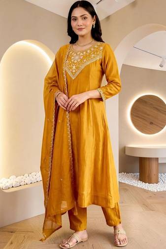 Women Ethnic Motifs Embroidered Regular Thread Work Kurta with Trousers & With Dupatta