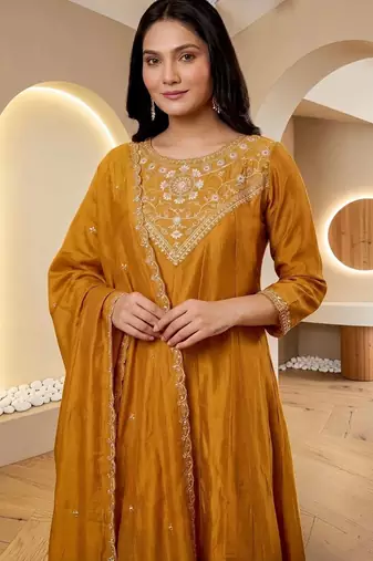 Women Ethnic Motifs Embroidered Regular Thread Work Kurta with Trousers & With Dupatta