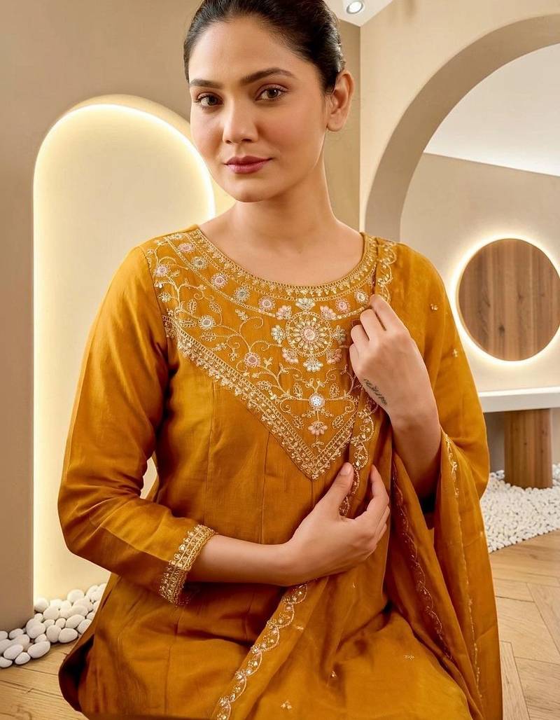 Women Ethnic Motifs Embroidered Regular Thread Work Kurta with Trousers & With Dupatta