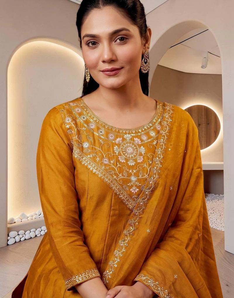 Women Ethnic Motifs Embroidered Regular Thread Work Kurta with Trousers & With Dupatta